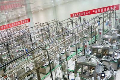 光影見證 中國乳業(yè)首部紀錄片《攝影師帶你走進乳品工廠》探秘生物制品生產(chǎn)